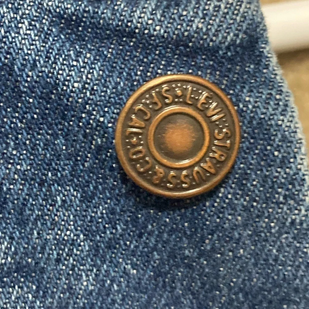 Vintage Levi’s Fleece Lined Denim Trucker Jacket Medium Blue Cozy Retro
